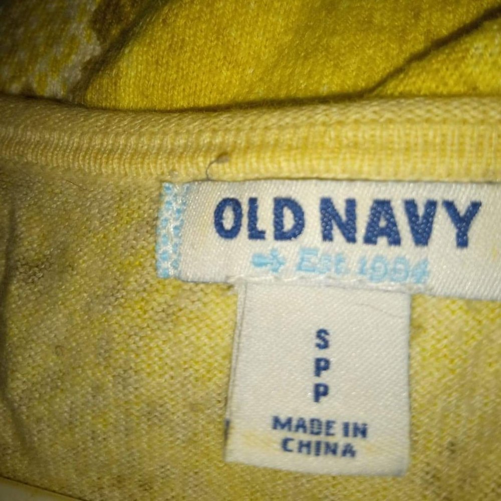 OLD NAVY BRAND SNAKESKIN IN A GREEN COLOR SIZE SMALL